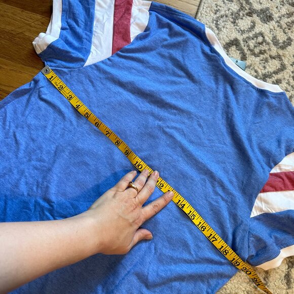 NHL OFFICIAL {NWT} Calhoun Women's New York Rangers Tee | Medium | blue white - Picture 8 of 8